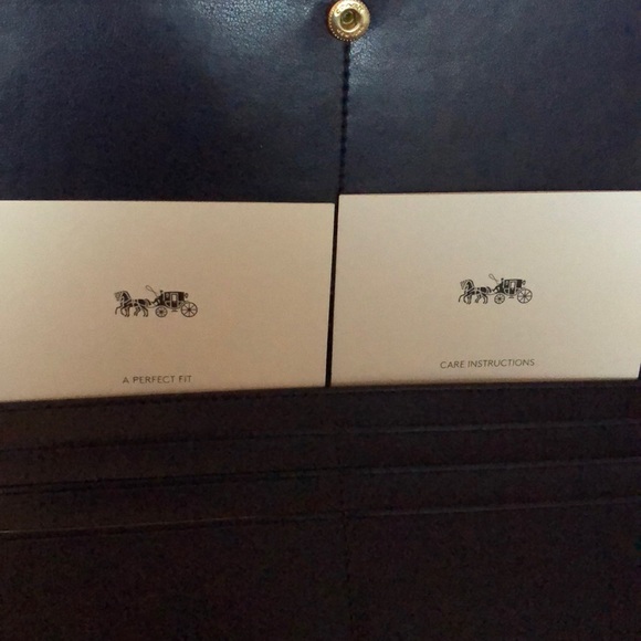 NEW Coach Double Zip Wallet - Picture 5 of 5